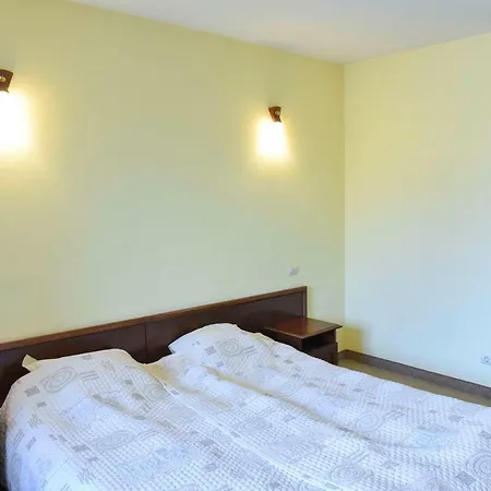 Lovna Sreshta Πανσιόν 3*