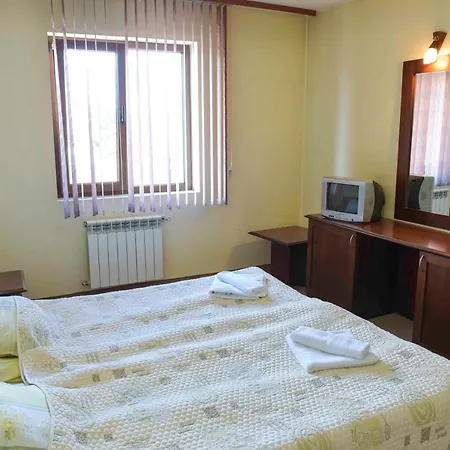 בית הארחה Lovna Sreshta בנסקו