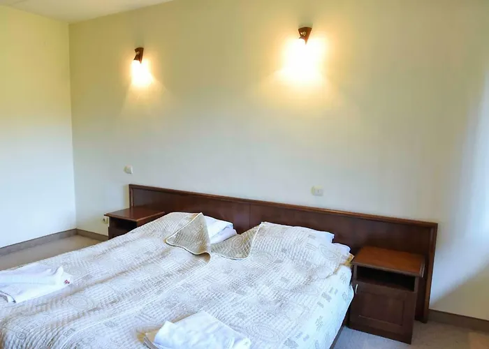 Lovna Sreshta 招待所 3*